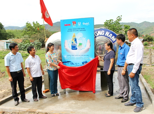 Công trình cấp nước sạch với tổng giá trị gần 300 triệu đồng đã được khánh thành tại thôn Kon Mông Tu, xã Đăk Tơ Lung, huyện Kon Rẫy
